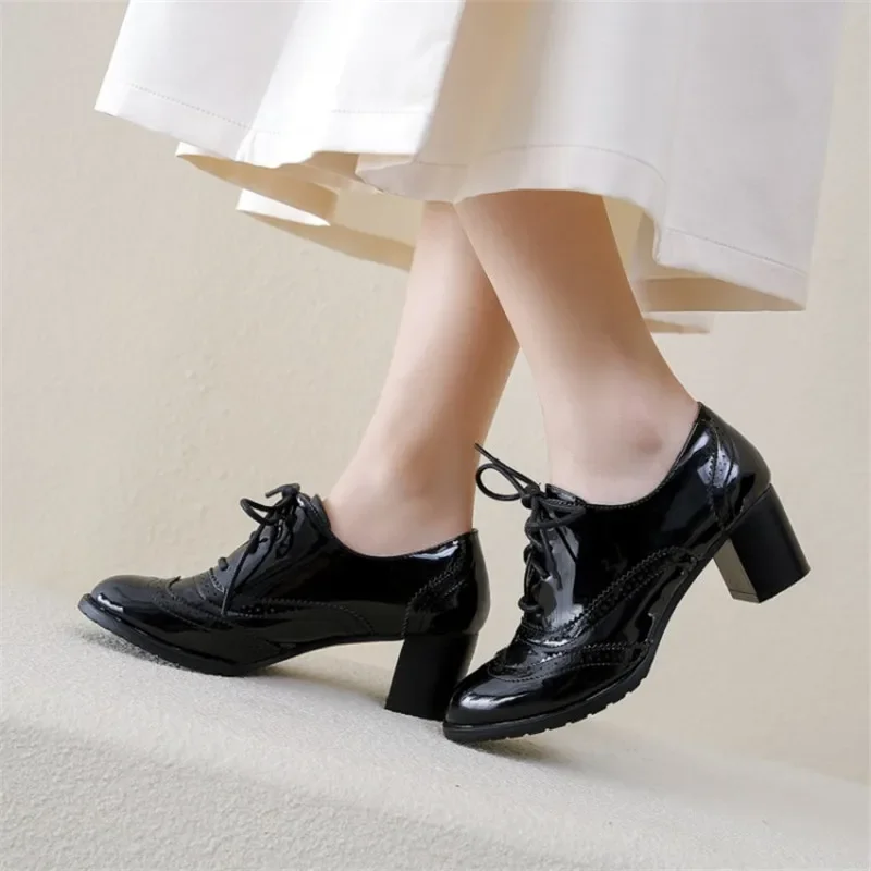 جلد براءة اختراع كعب عالي الكع - مراجعة Oxford Shoes Brogue وسعره
